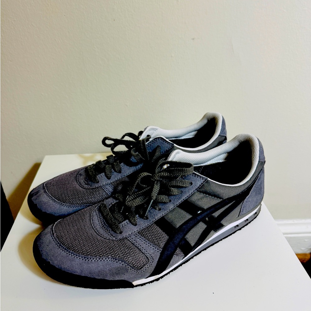 onitsuka tiger ulitimate 81
